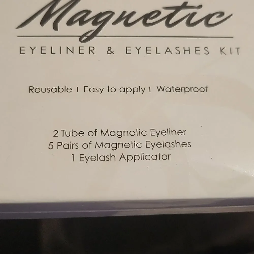 Magnetic eyeliner and lashes kit